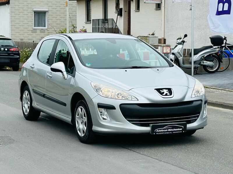 Grau Gebraucht 2008 Peugeot 308 Tendance Limousine | 4.800 € (Etwas zu teuer) - Bild 1/4