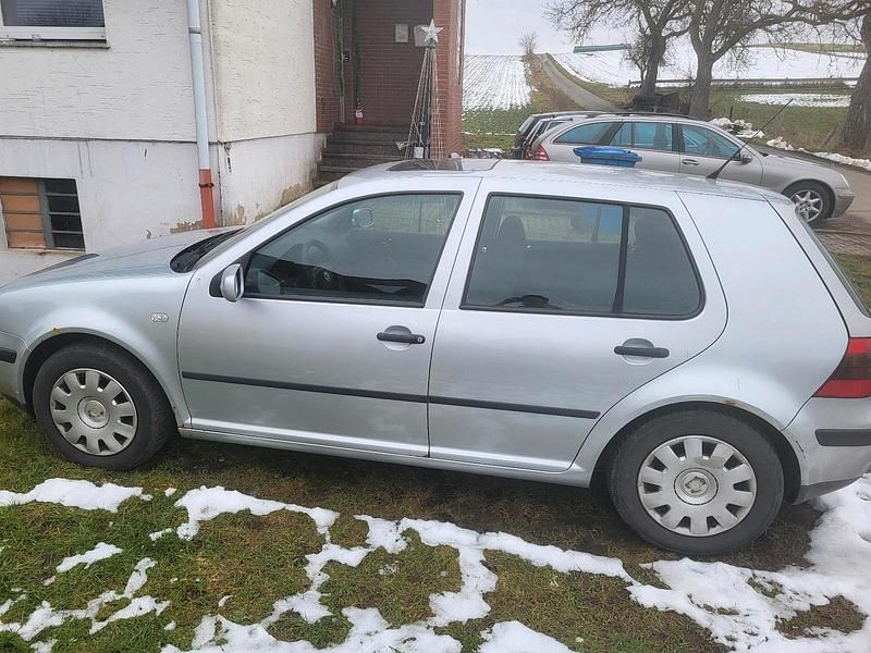 Gebraucht VW Golf IV 75 PS (55 kW) 2001 Silber Kleinwagen