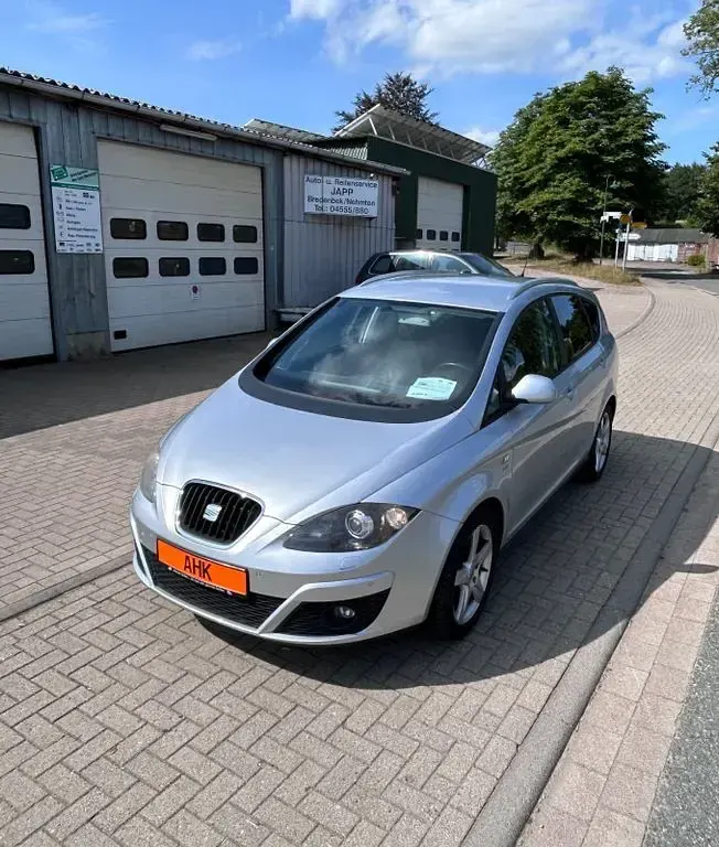 Gebraucht Seat Altea XL 125 PS (91 kW) 2011 Silber Van / Kleinbus