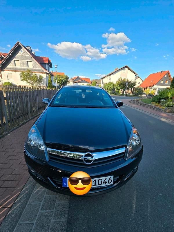Schwarz Gebraucht 2005 Opel Astra GTC Sport Coupé | 1.700 € (Guter Preis) - Bild 1/4