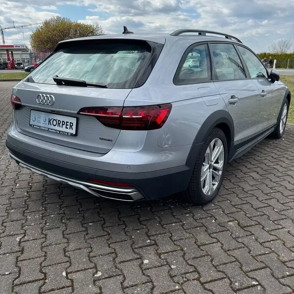 Używany Audi A4 Allroad 204 KM (150 kW) 2021 Srebrny Kombi