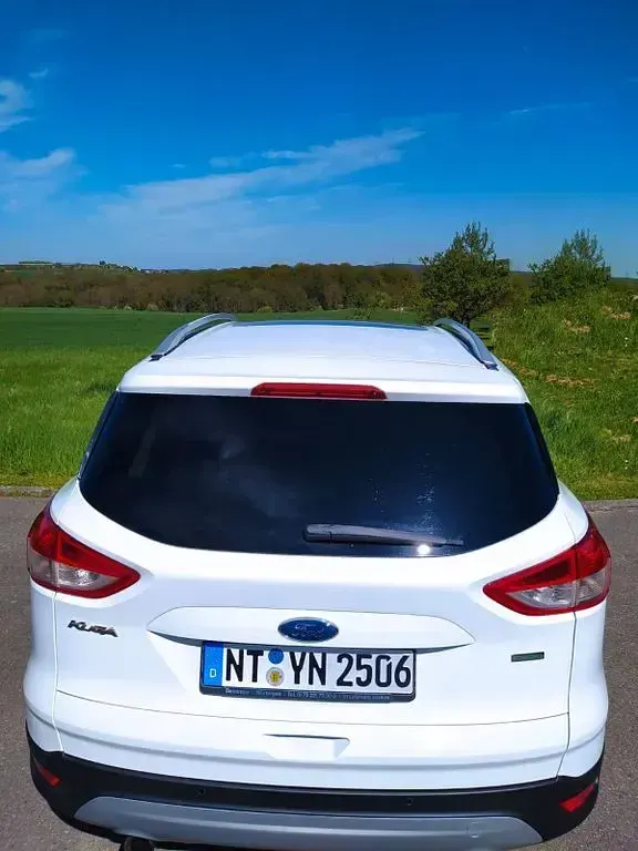 Gebraucht Ford Kuga SYNC Edition 150 PS (110 kW) 2015 Weiß SUV