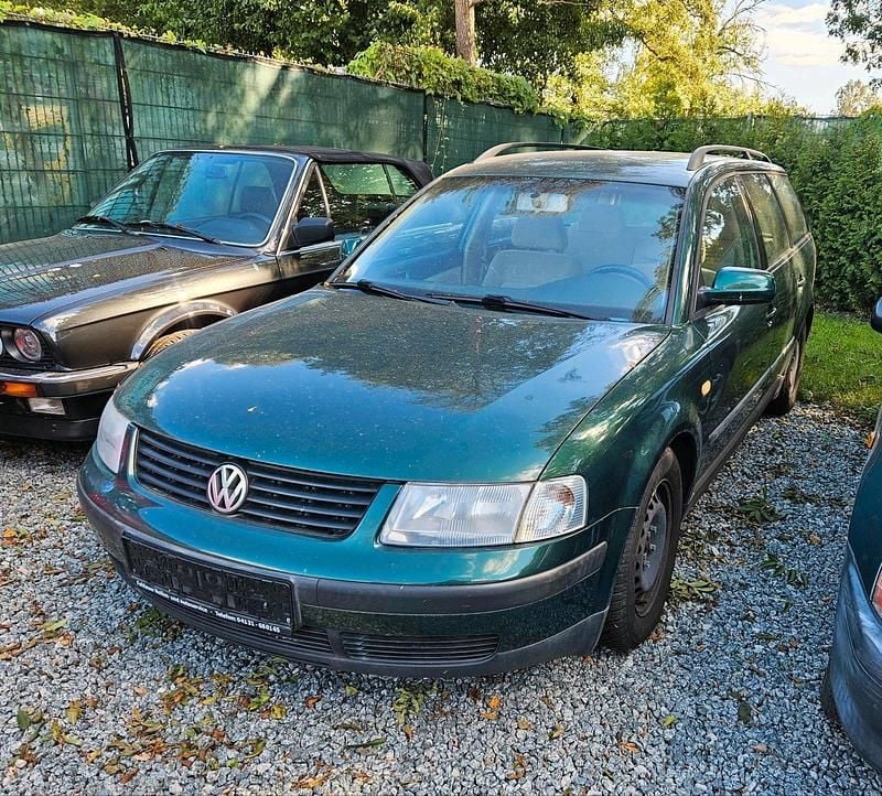 Grün Gebraucht 1999 VW Passat Kombi | 600 € (Superpreis) - Bild 1/4