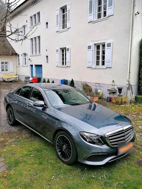 Gebraucht Mercedes E220 194 PS (142 kW) 2018 Grau Limousine