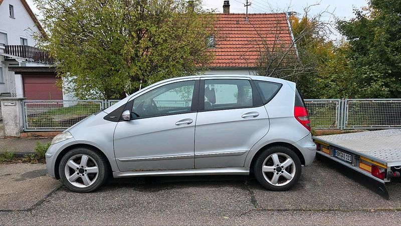 Silber Gebraucht 2004 Mercedes A170 Avantgarde Kleinwagen | 699 € (Guter Preis) - Bild 1/4