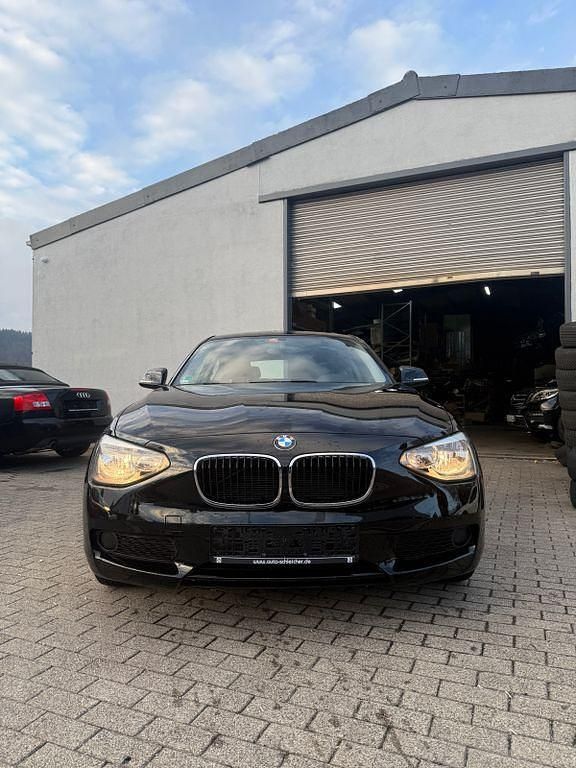 Gebraucht BMW 114 102 PS (75 kW) 2013 Schwarz Kleinwagen