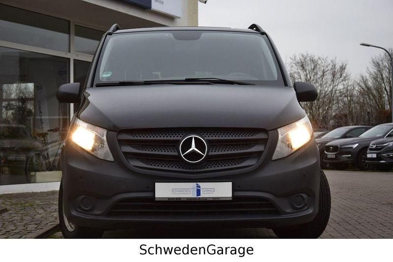 Schwarz Gebraucht 2019 Mercedes Vito Van | 22.900 € (Etwas zu teuer) - Bild 1/4