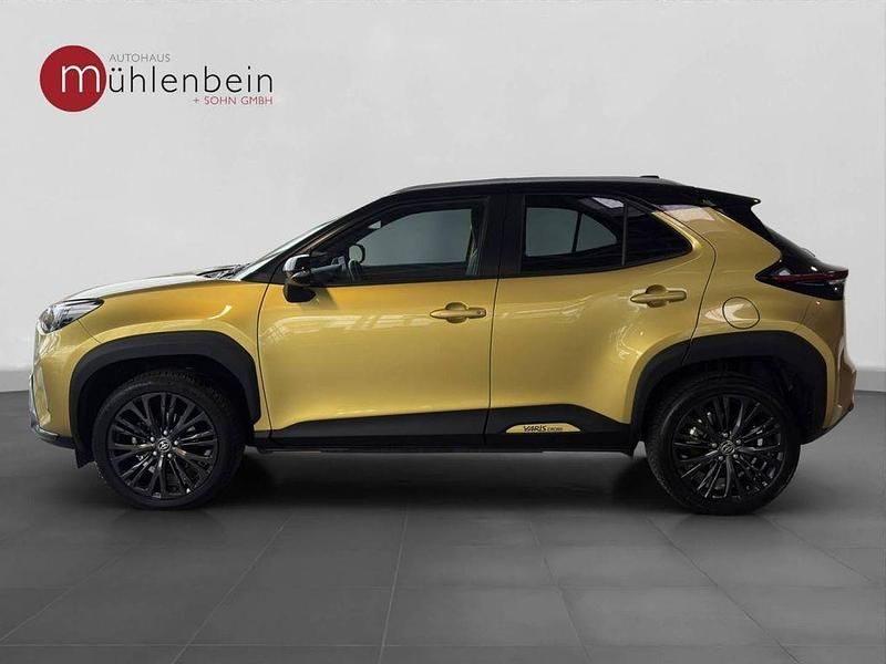 Gebraucht Toyota Yaris Cross 116 PS (85 kW) 2022 Warmgold/schwarz SUV