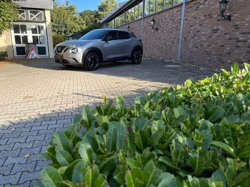 Silber Gebraucht 2024 Nissan Juke N-Connecta SUV | 18.890 € (Guter Preis) - Bild 1/4