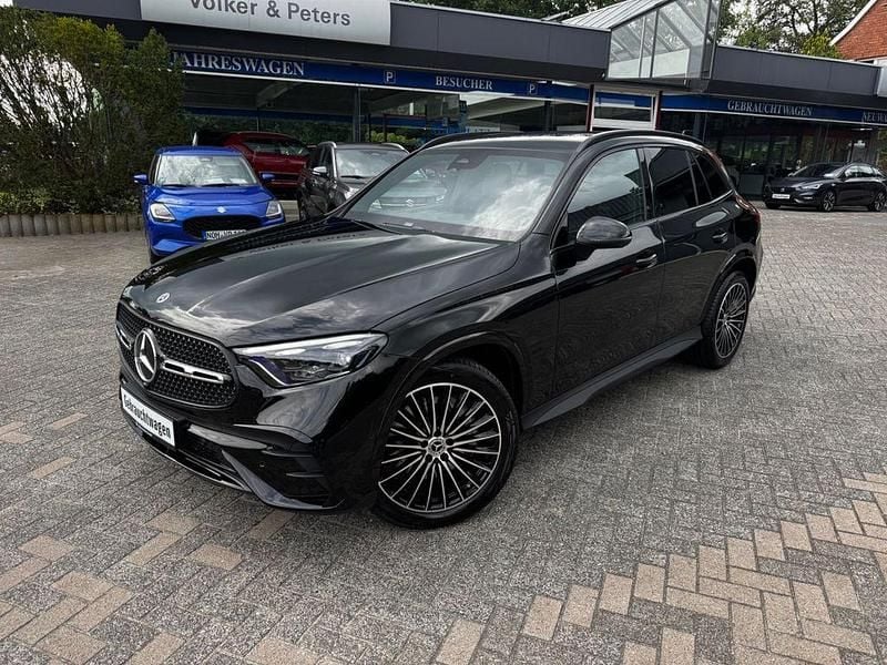 Schwarz Gebraucht 2024 Mercedes GLC220 AMG line SUV | 57.990 € (Guter Preis) - Bild 1/4