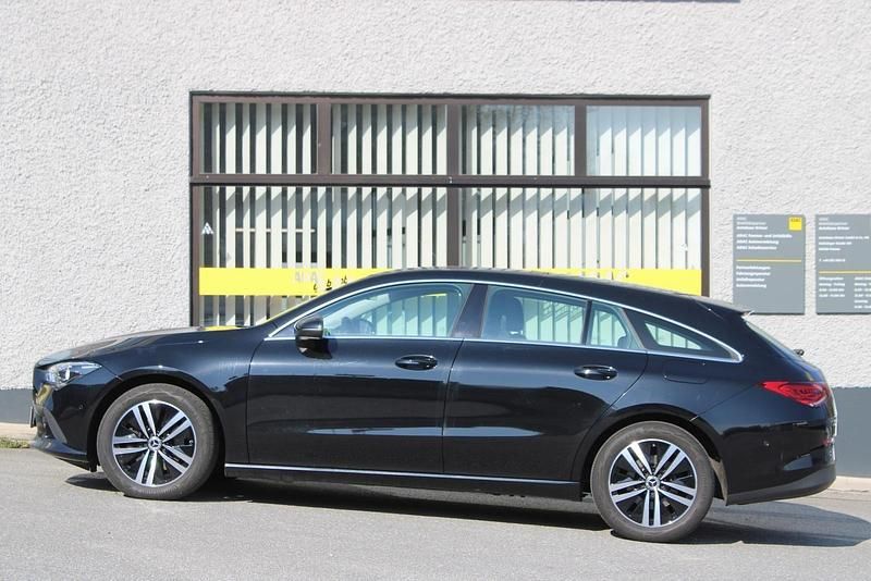 Gebraucht Mercedes CLA200 150 PS (110 kW) 2021 Schwarz Limousine