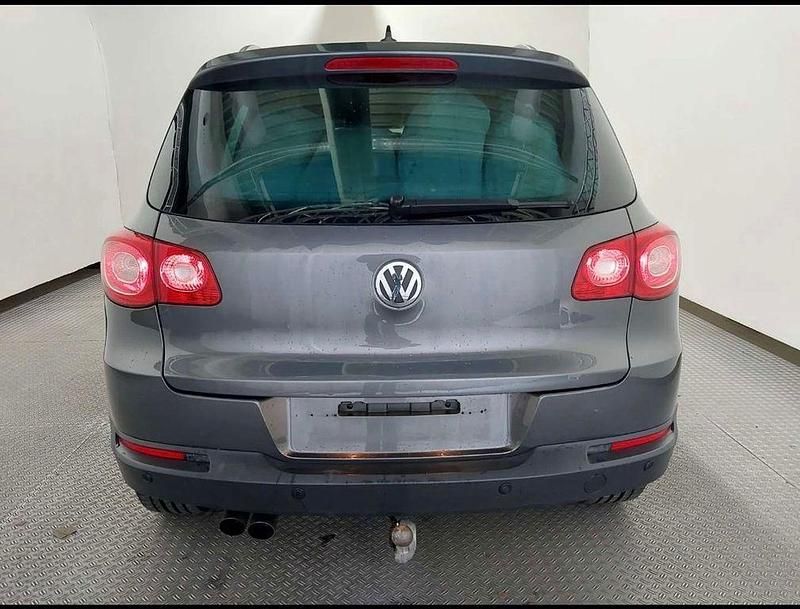 Gebraucht VW Tiguan Team 140 PS (102 kW) 2010 Grau SUV