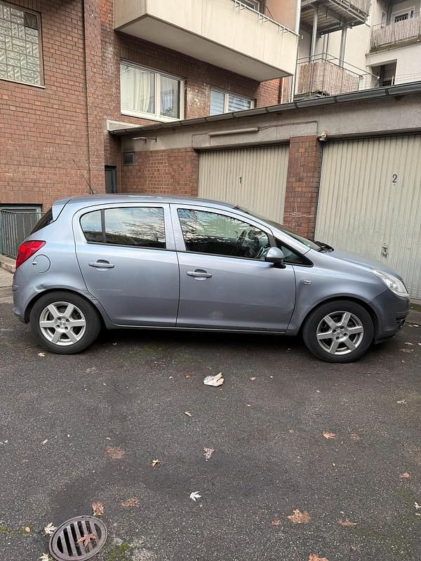 Gebraucht Opel Corsa 80 PS (58 kW) 2009 Silber Kleinwagen