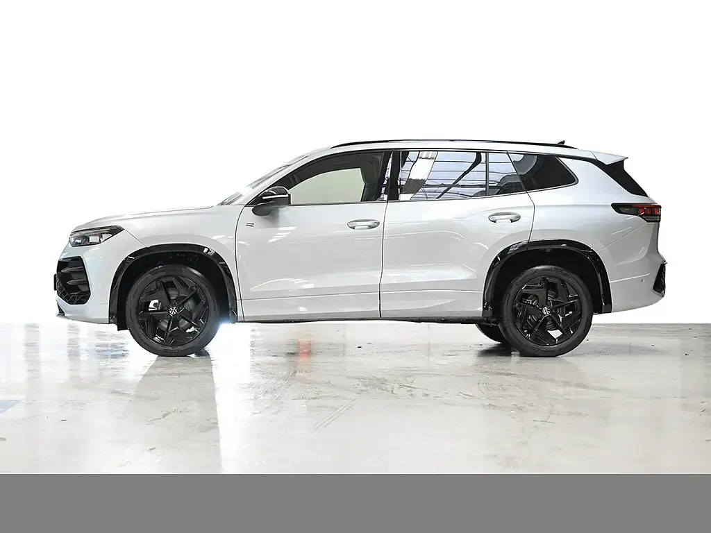 Neu VW Tayron R-line 193 PS (141 kW) 2026 Oyster silver metallic SUV