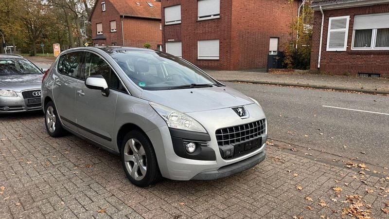 Gebraucht Peugeot 3008 Active 156 PS (114 kW) 2012 Silber Kombi