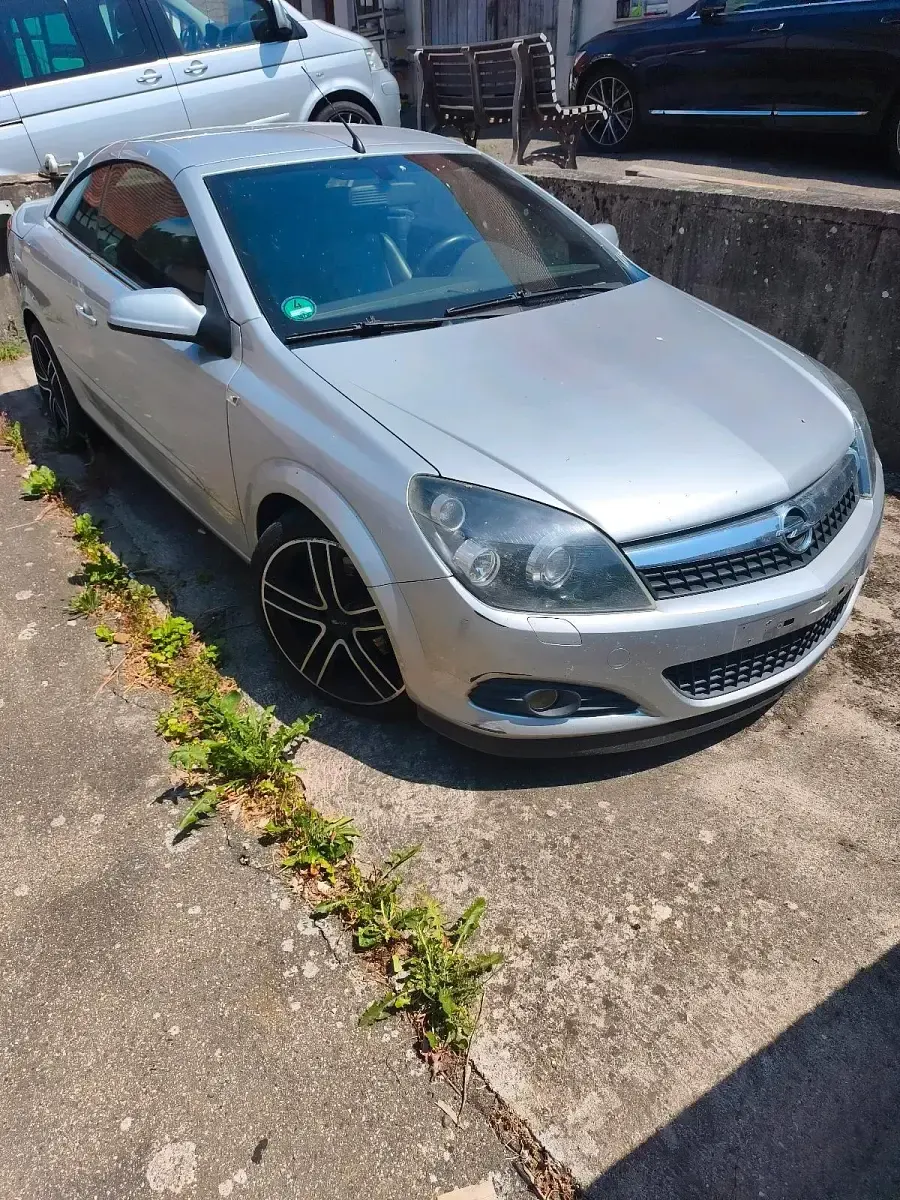 Gebraucht Opel Astra 200 PS (147 kW) 2009 Silber Cabrio