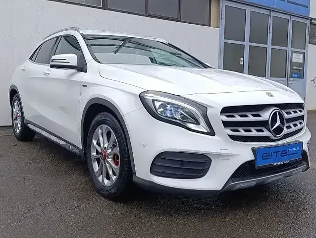 Gebraucht Mercedes GLA250 Style 211 PS (155 kW) 2018 Weiß SUV
