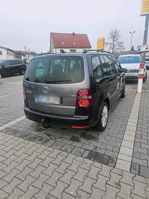 Gebraucht VW Touran 105 PS (77 kW) 2008 Schwarz Van / Kleinbus
