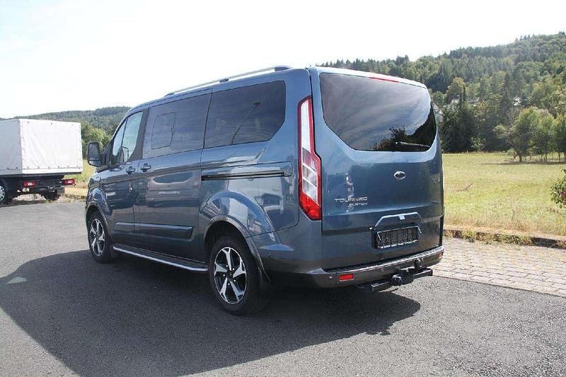 Second-hand Ford Transit Custom Active 131 CP (96 kW) 2023 Albastru Monovolum