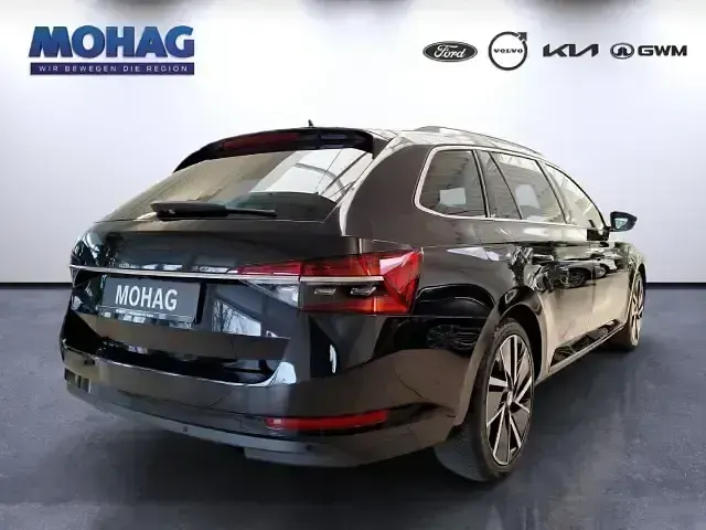 Gebraucht Skoda Superb Style 150 PS (110 kW) 2023 Schwarz Kombi