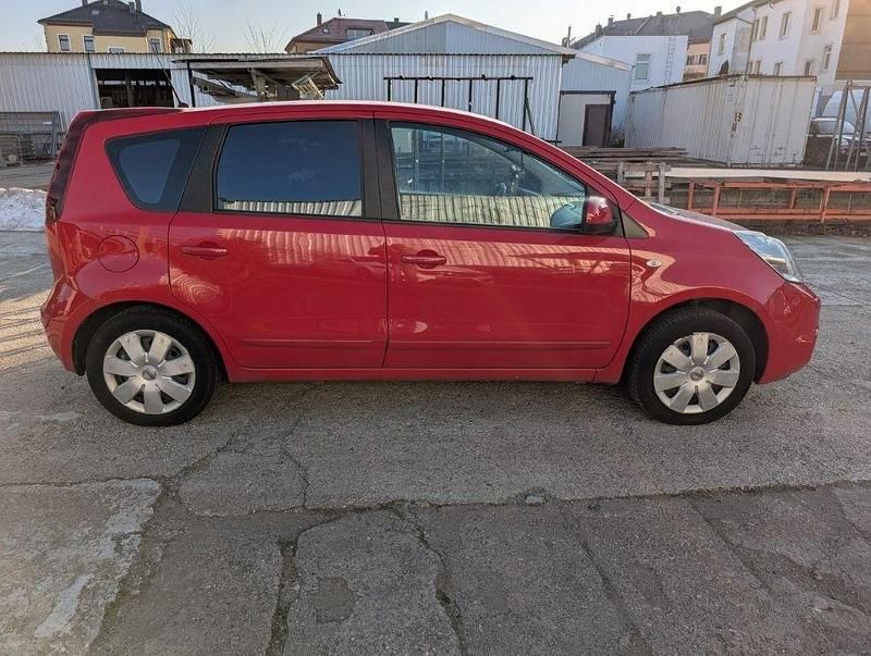 Gebraucht Nissan Note Acenta 110 PS (80 kW) 2010 Rot Kleinwagen