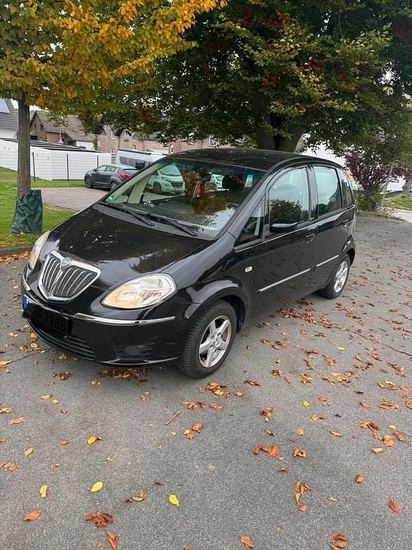 Schwarz Gebraucht 2009 Lancia Musa Van / Kleinbus | 2.700 € (Guter Preis) - Bild 1/4