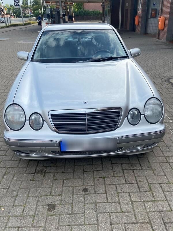 Gebraucht 2001 Mercedes E270 Limousine | 2.800 € (Fairer Preis) - Bild 1/4