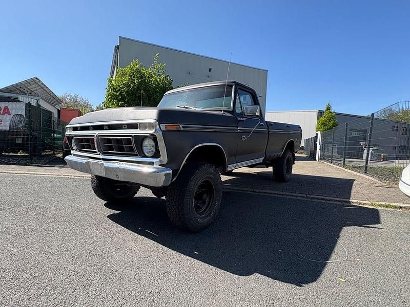 Second-hand Ford V8 200 CP (147 kW) 1976 Negru SUV