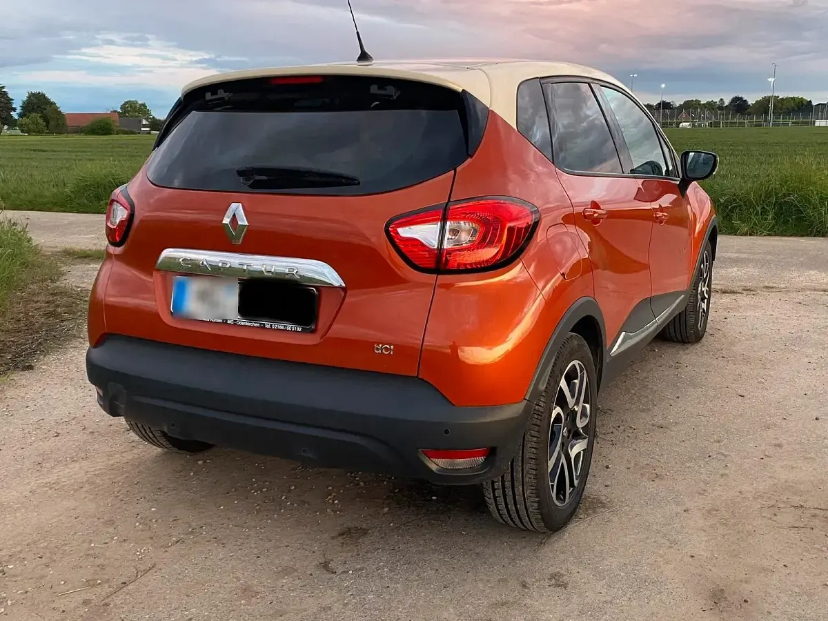 Gebraucht Renault Captur Luxe 90 PS (66 kW) 2015 Orange SUV
