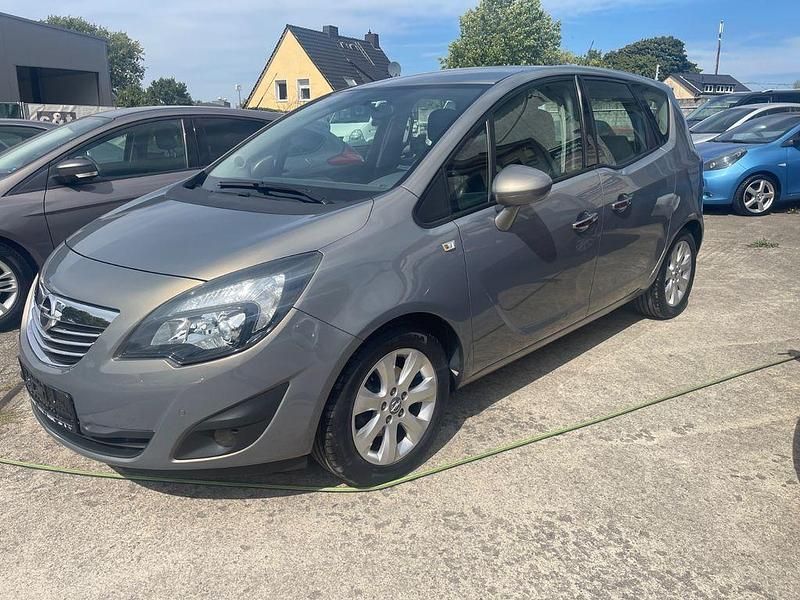 Grau Gebraucht 2010 Opel Meriva Innovation Van / Kleinbus | 2.999 € (Guter Preis) - Bild 1/4