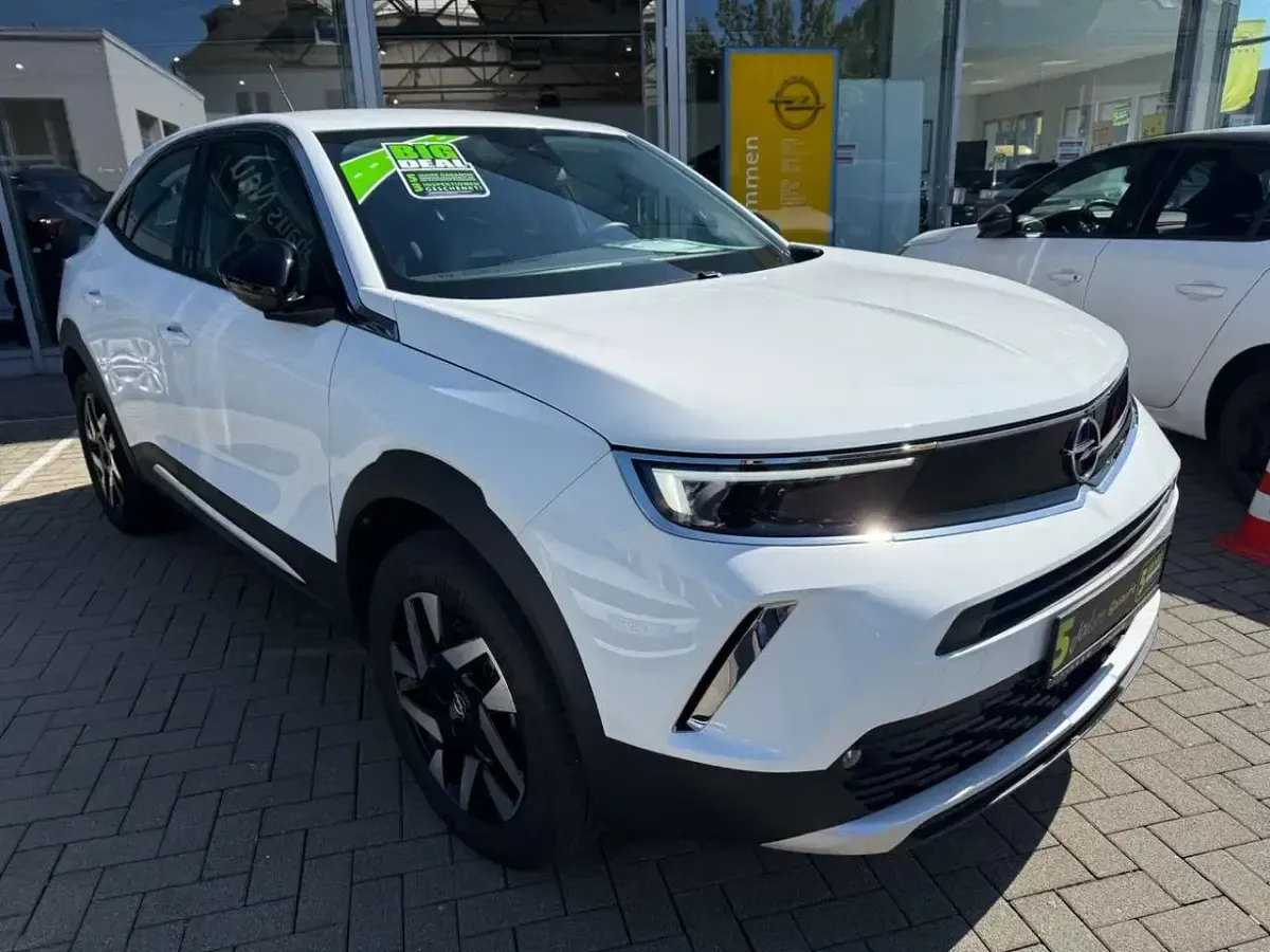 Gebraucht Opel Mokka Elegance 131 PS (96 kW) 2022 Jade weiss/arktis weiss SUV