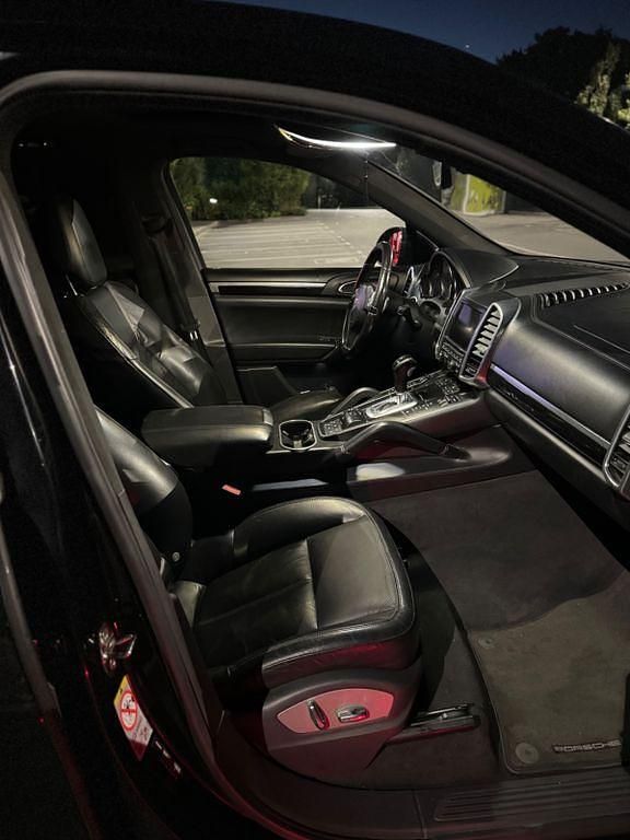 Gebraucht Porsche Cayenne 239 PS (175 kW) 2011 Schwarz SUV