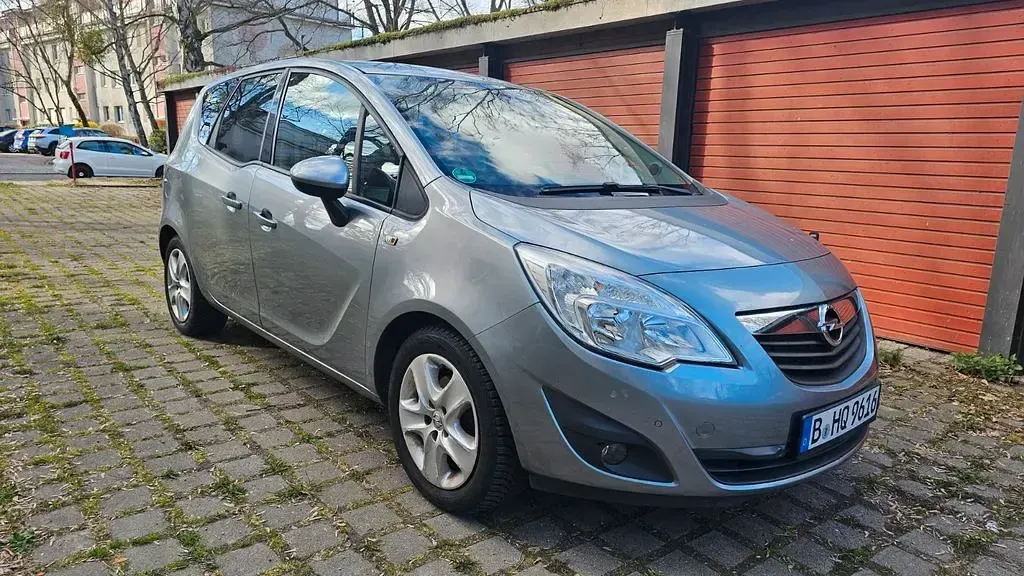 Gebraucht Opel Meriva Edition 101 PS (74 kW) 2011 Grau Van / Kleinbus