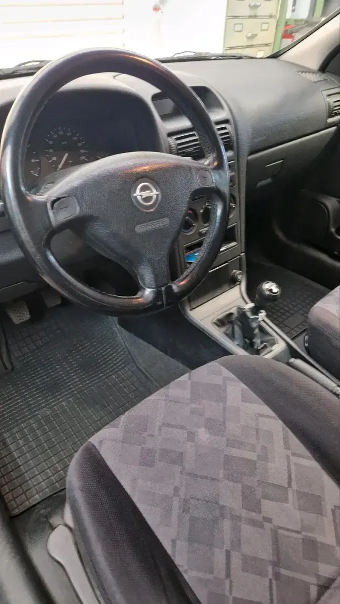Usata Opel Astra 75 CV (55 kW) 1998 Marrone Berlina