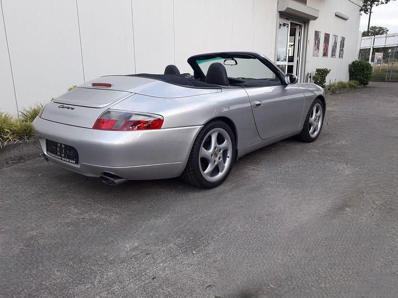 Gebraucht Porsche 996 300 PS (220 kW) 1999 Silber metallic Cabrio