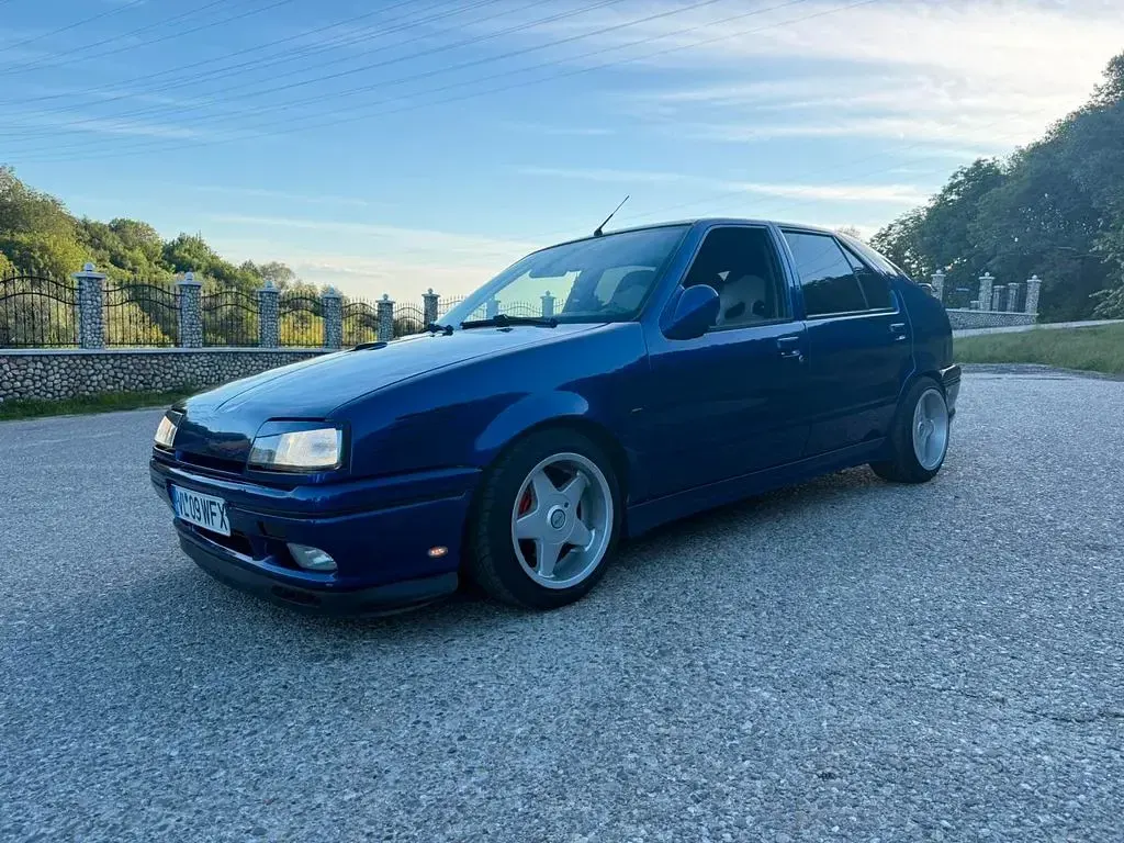 Gebraucht Renault 19 135 PS (99 kW) 1991 Blau Limousine