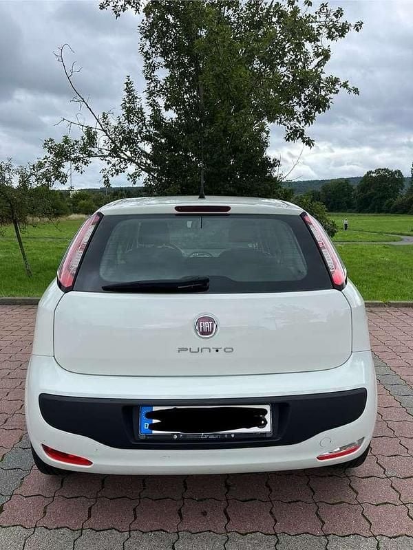Weiß Gebraucht 2011 Fiat Grande Punto Kleinwagen | 2.500 € (Fairer Preis) - Bild 1/4