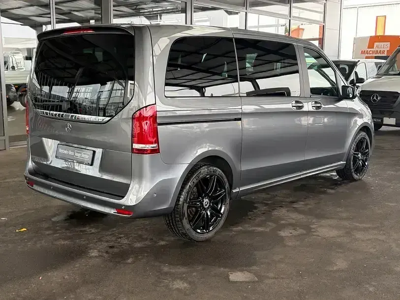 Gebraucht Mercedes V300 AMG 237 PS (174 kW) 2022 Grau Van / Kleinbus