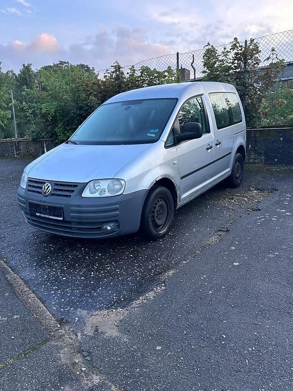 Silber Gebraucht 2010 VW Caddy Van / Kleinbus | 2.199 € (Superpreis) - Bild 1/4