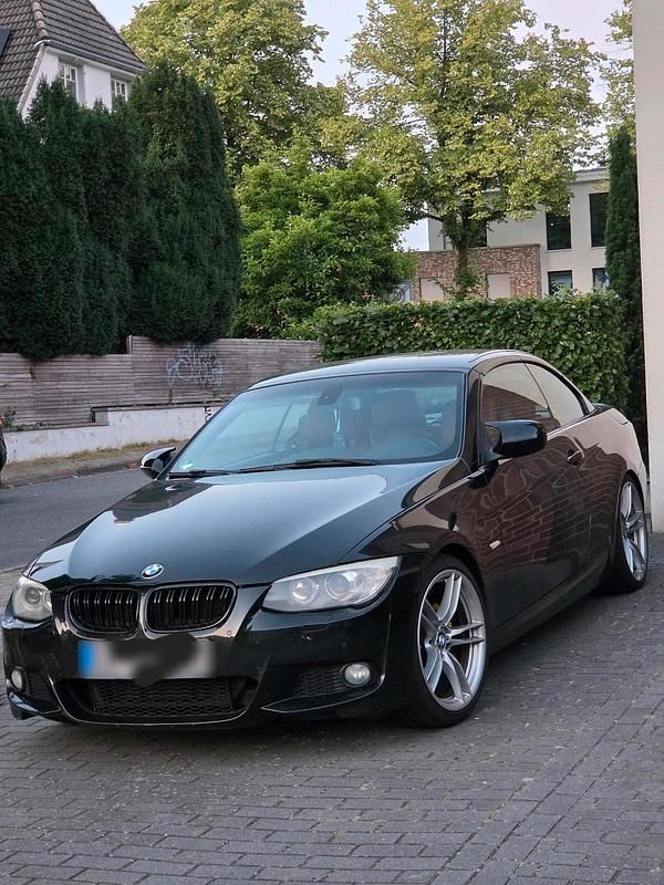 Schwarz Gebraucht 2011 BMW 325 Cabriolet M Sport Cabrio | 10.600 € (Fairer Preis) - Bild 1/4