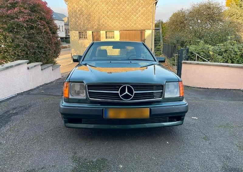 Gebraucht Mercedes E300 220 PS (161 kW) 1991 Grün Coupé