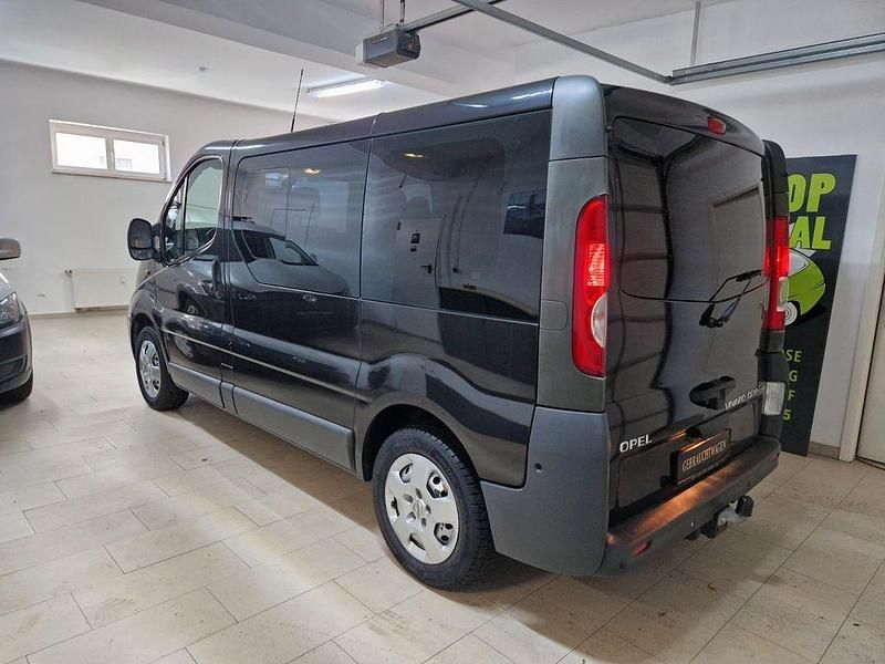Gebraucht Opel Vivaro 114 PS (83 kW) 2012 Schwarz Van / Kleinbus