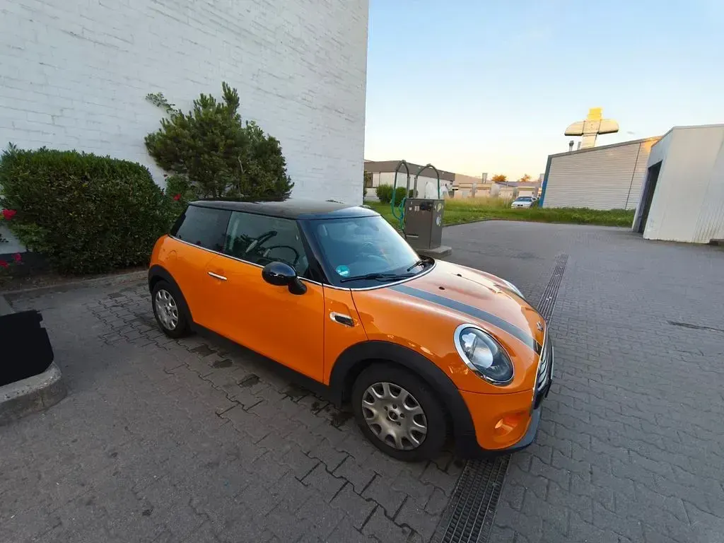 Gebraucht Mini Cooper 136 PS (100 kW) 2015 Orange Kleinwagen