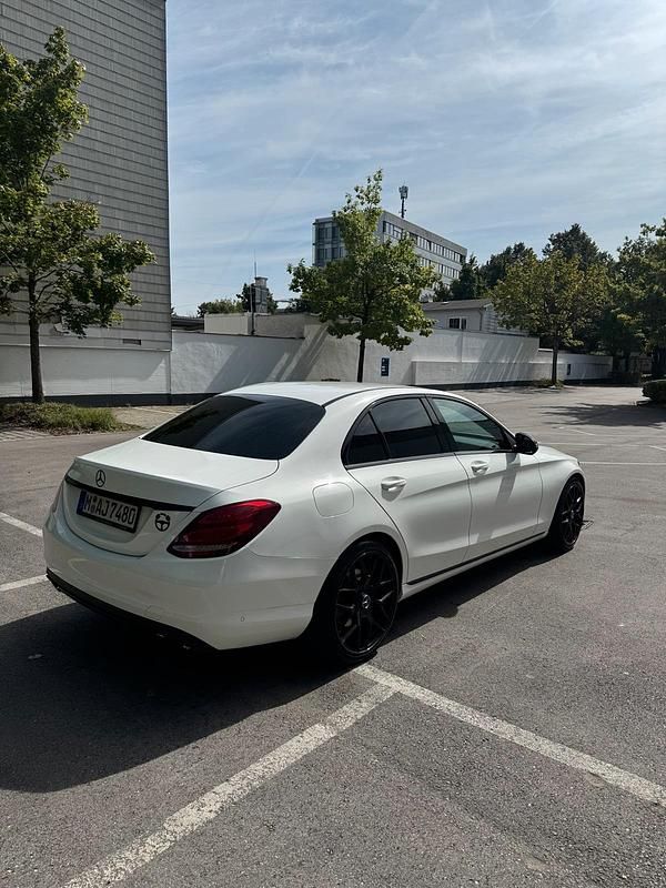 Gebraucht Mercedes C300 245 PS (180 kW) 2017 Weiß Limousine