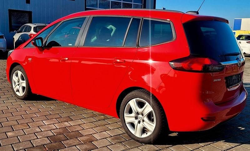 Gebraucht Opel Zafira Tourer 140 PS (102 kW) 2017 Pull me over red Van / Kleinbus