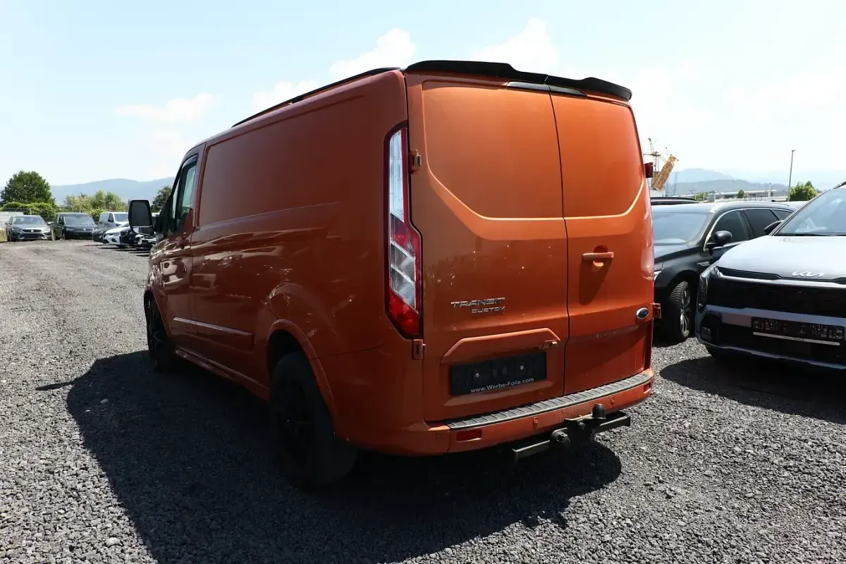 Gebraucht Ford Transit Custom Sport 185 PS (136 kW) 2019 Orange metallic Van
