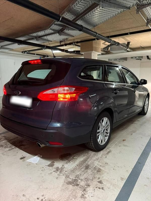 Gebraucht Ford Focus Titanium 116 PS (85 kW) 2013 Blau Kombi