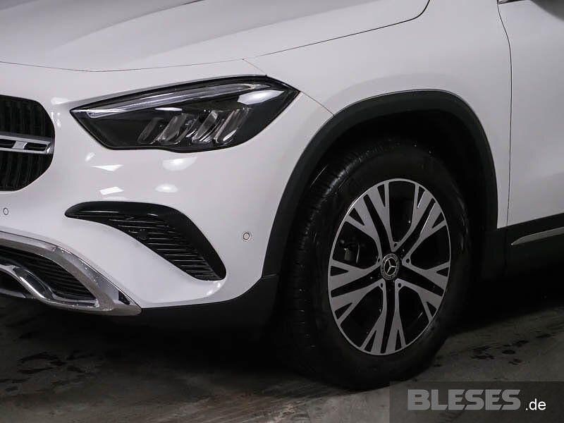 Gebraucht Mercedes GLA180 Progressive 136 PS (100 kW) 2024 Unilack polarweiß SUV