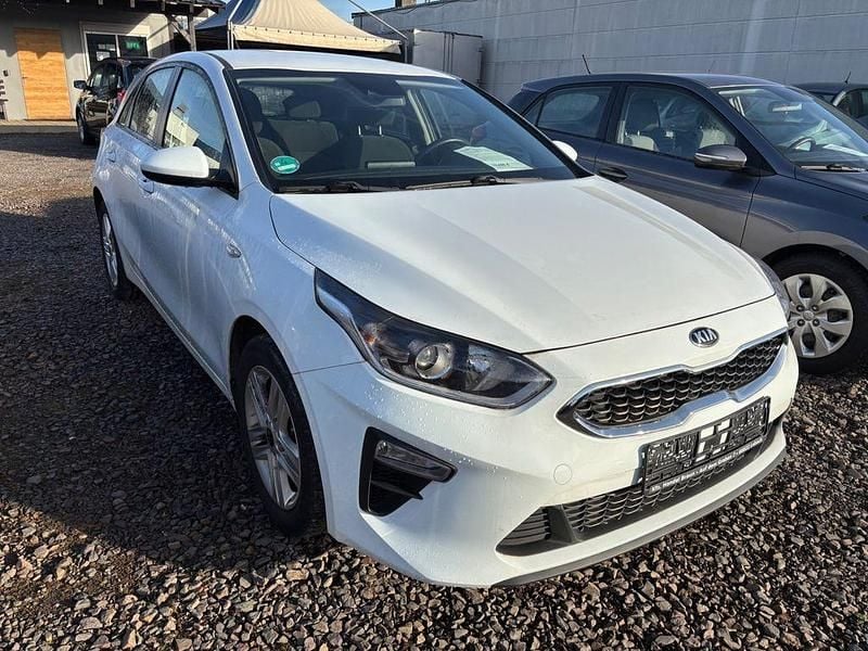 Gebraucht Kia Ceed Edition 7 99 PS (72 kW) 2019 Weiß Kleinwagen