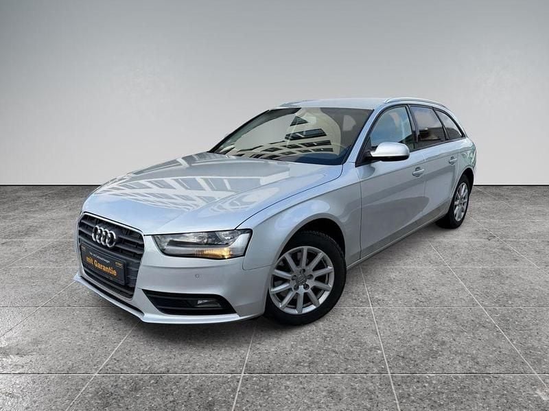 Eissilber metallic Gebraucht 2014 Audi A4 Attraction Kombi | 8.990 € (Superpreis) - Bild 1/4